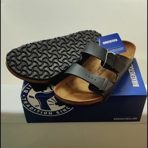 NWT Birkenstocks Arizona w/ Birko-Flor upper